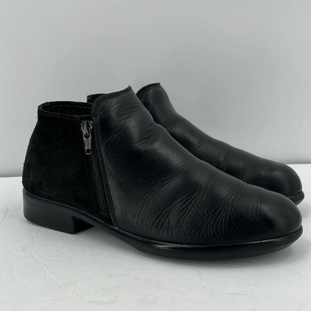 Noat Black Leather Suede Helm Bootie Ankle Boot Low Heel Water Resistant 38/8